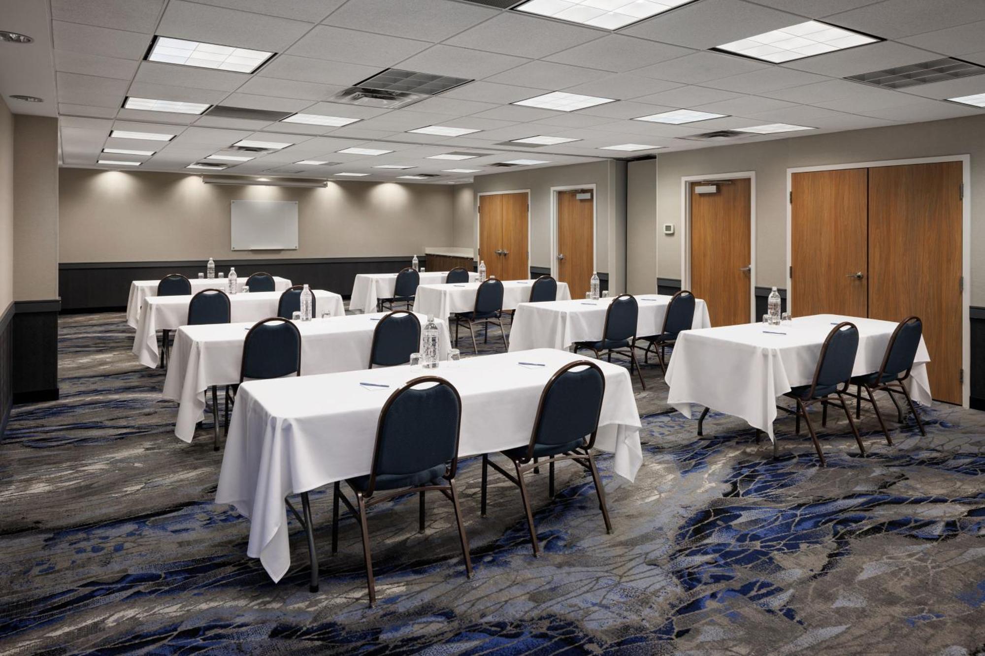 Fairfield Inn & Suites By Marriott Kelowna Buitenkant foto
