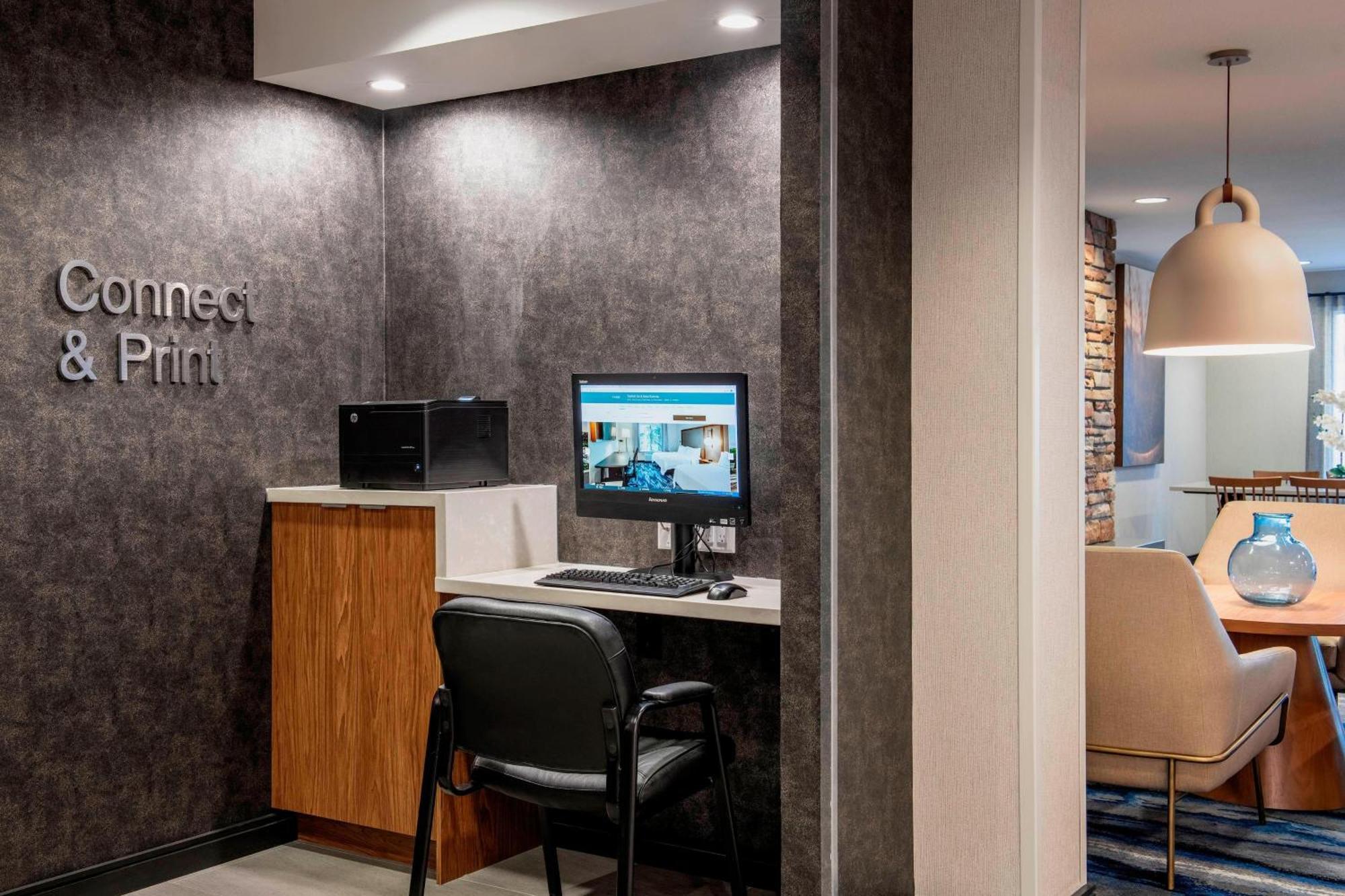 Fairfield Inn & Suites By Marriott Kelowna Buitenkant foto