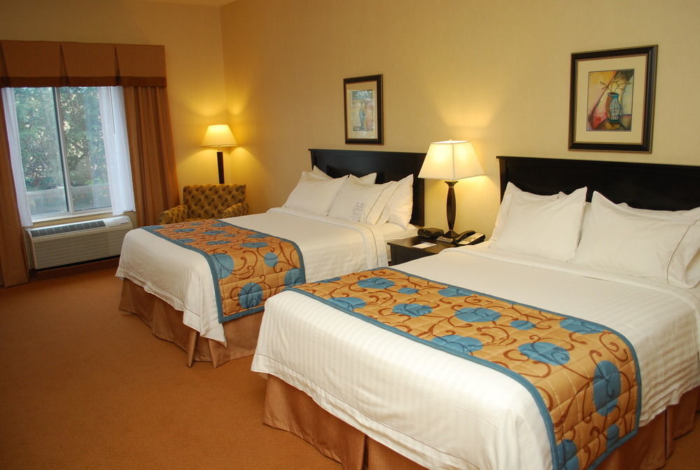 Fairfield Inn & Suites By Marriott Kelowna Buitenkant foto