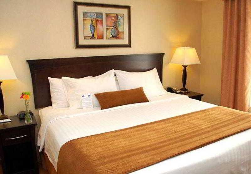 Fairfield Inn & Suites By Marriott Kelowna Buitenkant foto