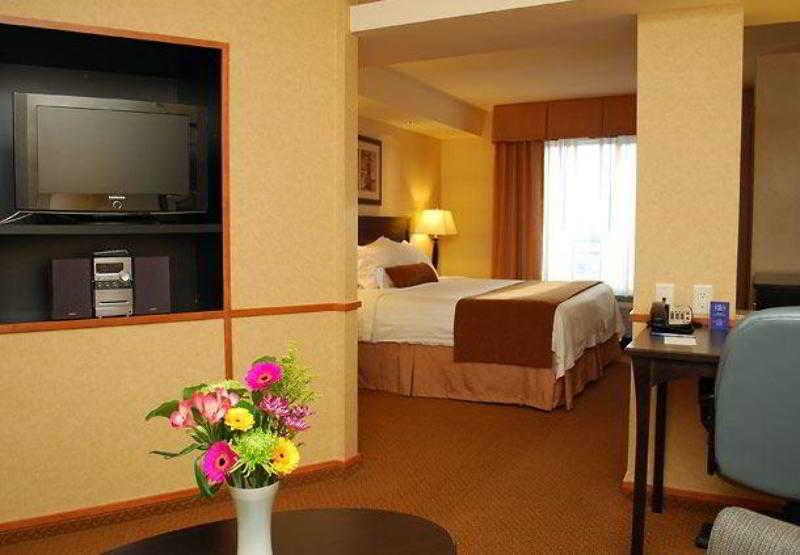 Fairfield Inn & Suites By Marriott Kelowna Kamer foto
