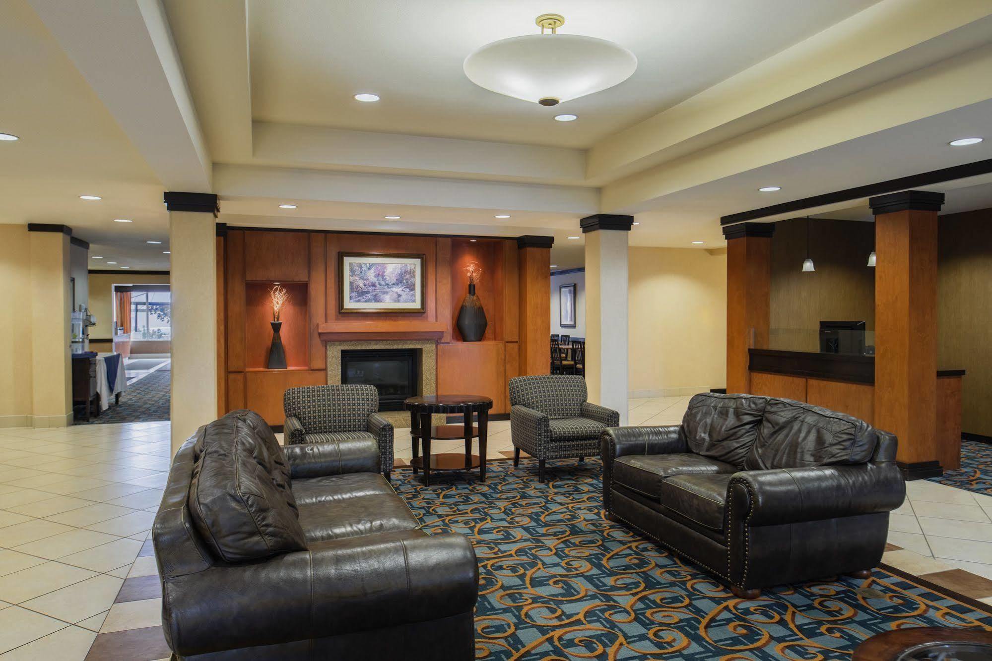 Fairfield Inn & Suites By Marriott Kelowna Buitenkant foto