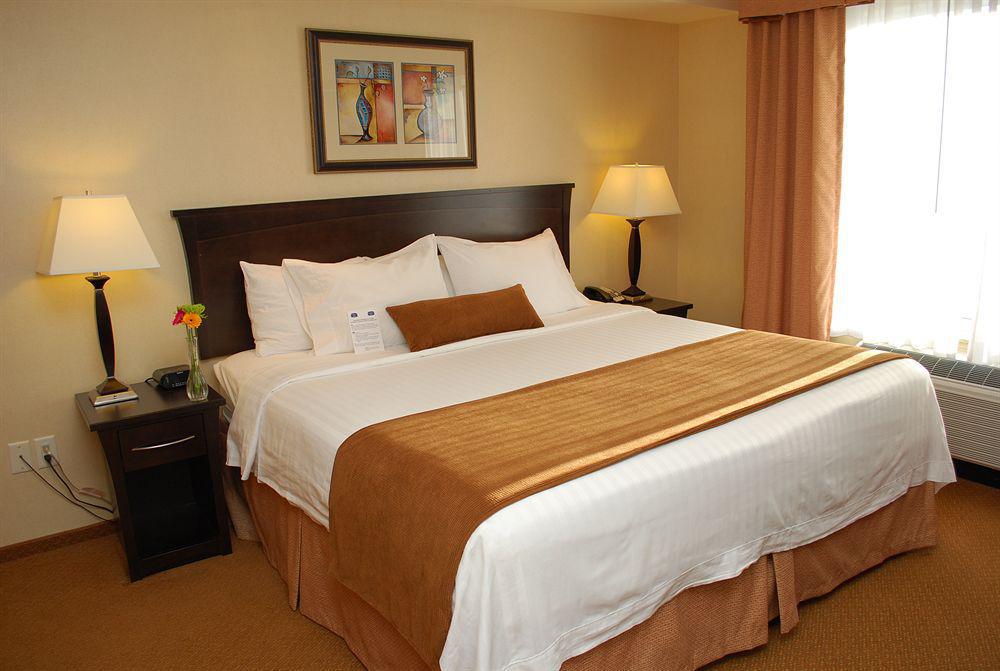 Fairfield Inn & Suites By Marriott Kelowna Buitenkant foto